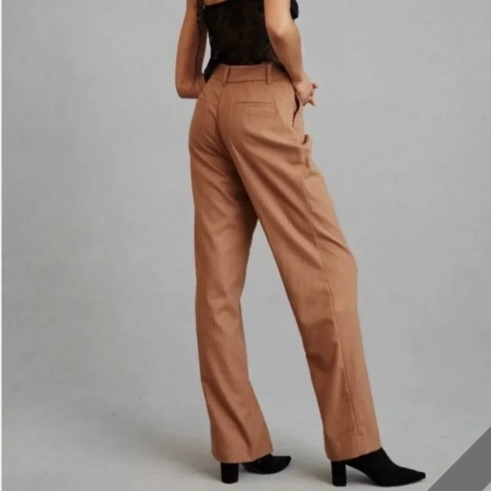 Favorite Daughter - The Favorite Pant- Camel Pinstripe- NWT - Picture 3 of 3